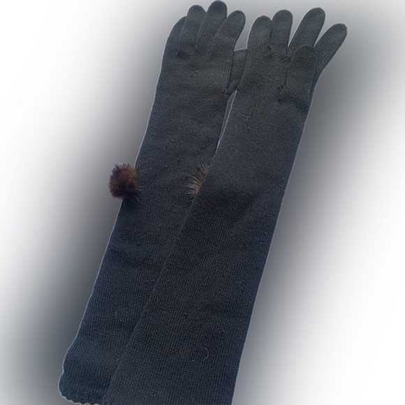 Vintage Ladies long wool Gloves with fur Pom, medium size, 17 inches - Picture 5 of 7